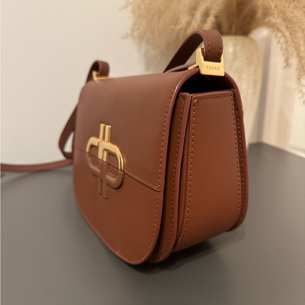 Pedro Elegant Tan Crossbody Bag - Picture 4 of 9
